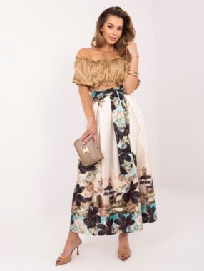 Black elegant skirt with a belt