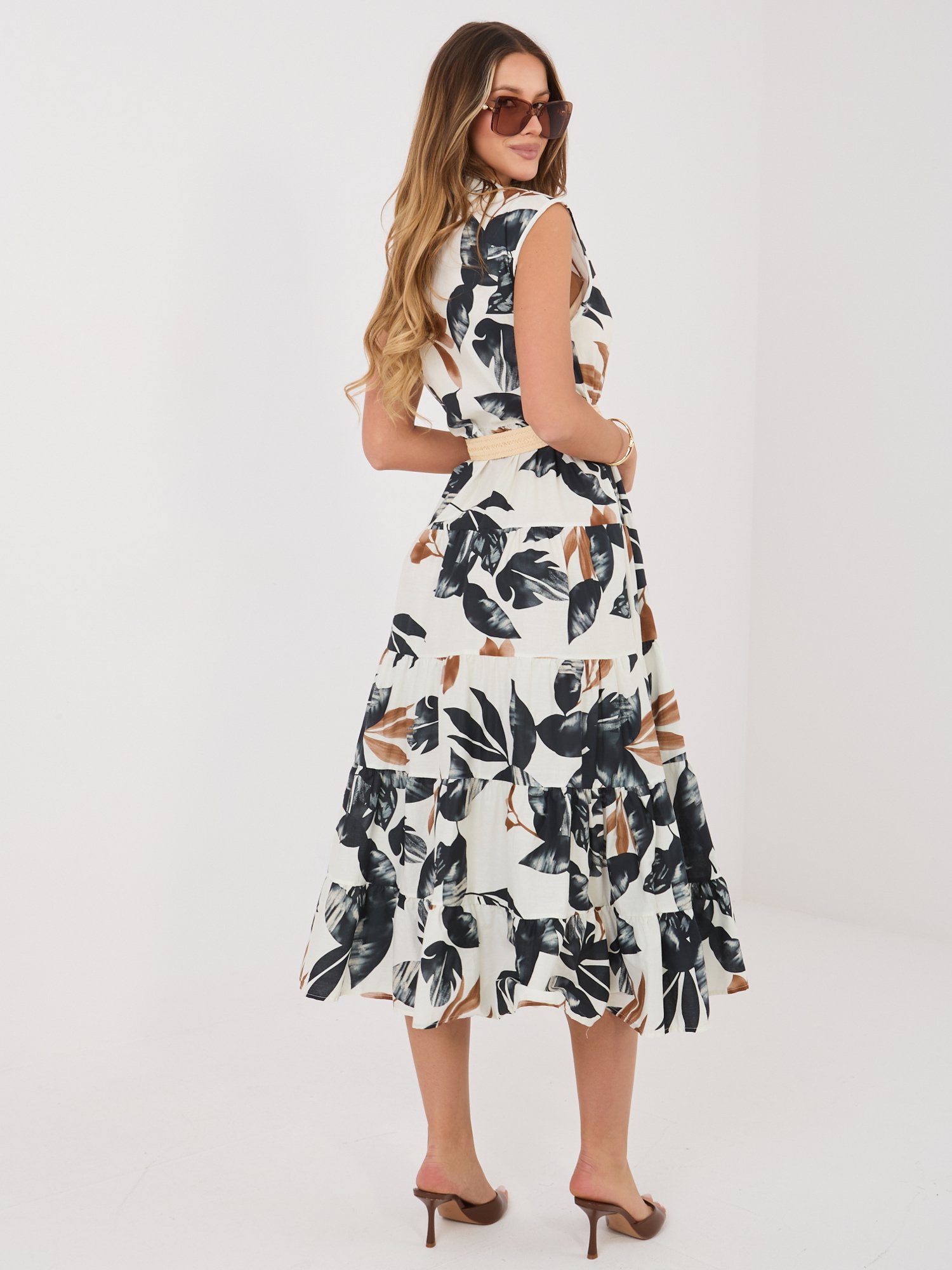 Black shirt dress with a plant motif - Image 5