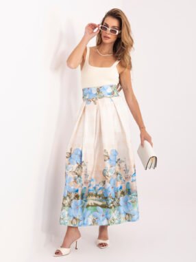 Light blue elegant skirt with a belt