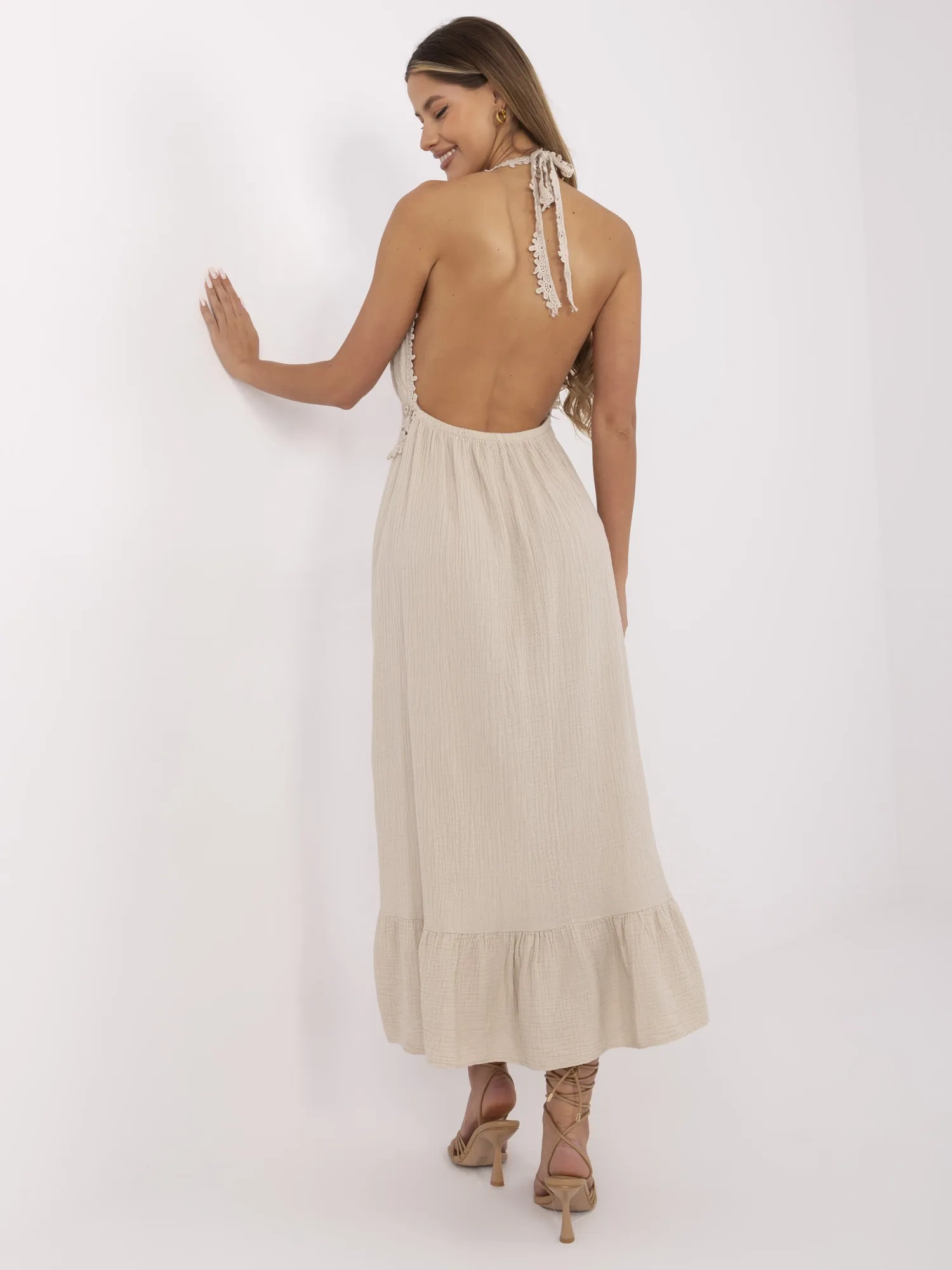Beige flared dress with ruffles - Image 5