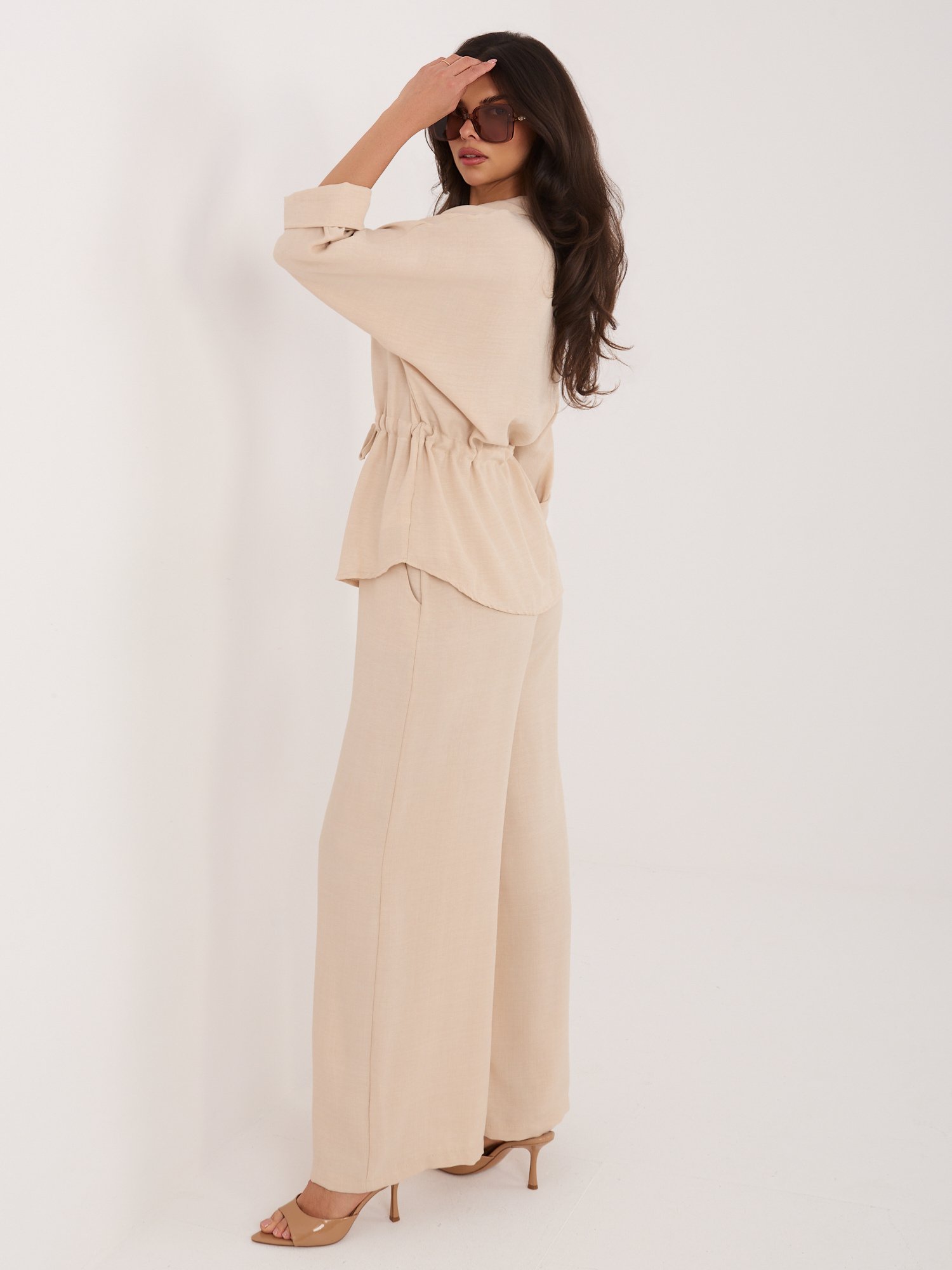 Beige summer set with wide trousers - Image 5