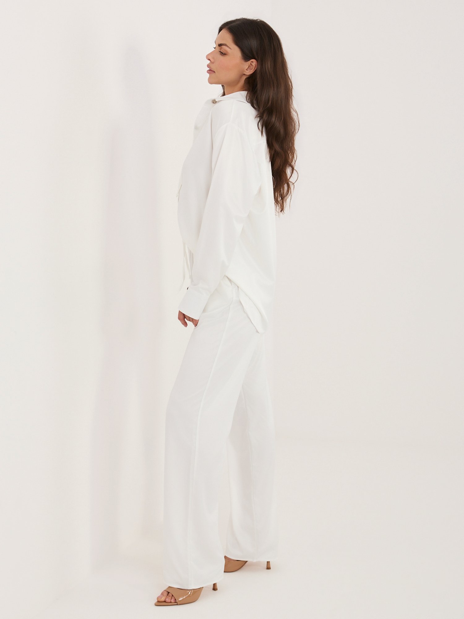 White elegant set with an unbuttoned shirt - Image 3