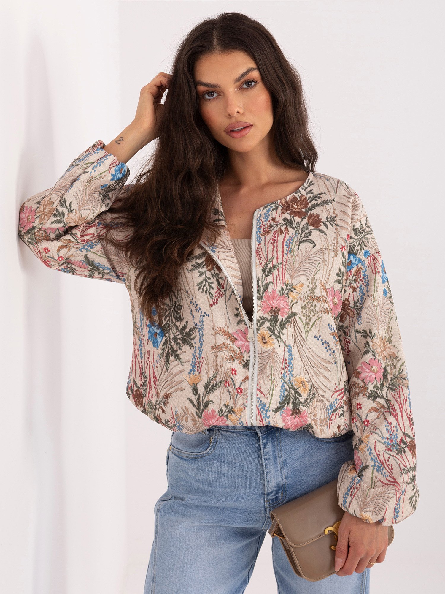Transition jacket with a plant print - Image 5