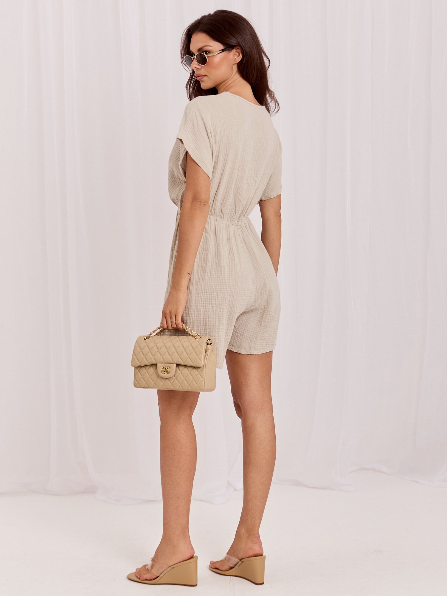 Beige muslin jumpsuit with short sleeves. - Image 4
