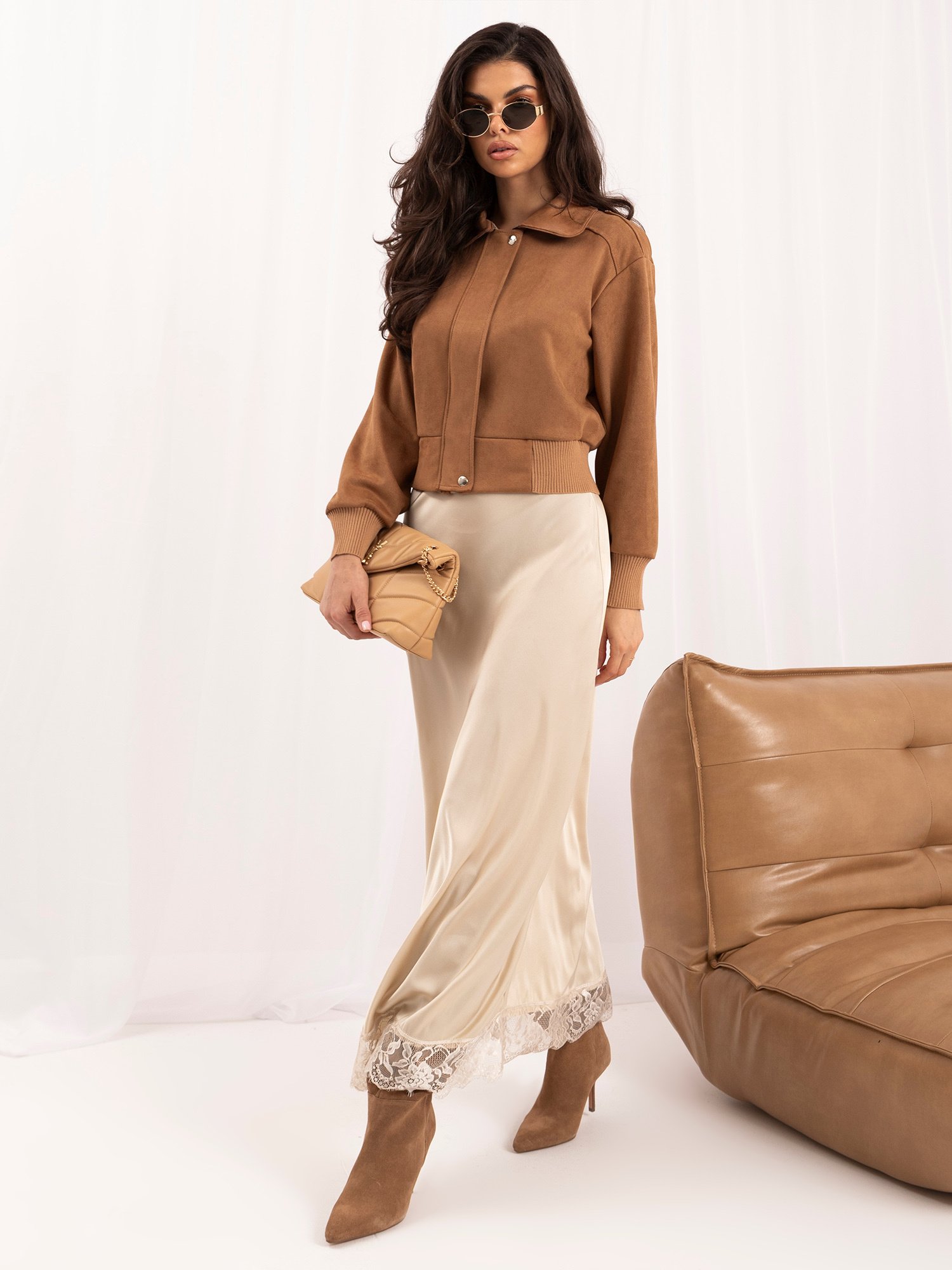 Camel jacket with imitation suede and a wide cuff - Image 6