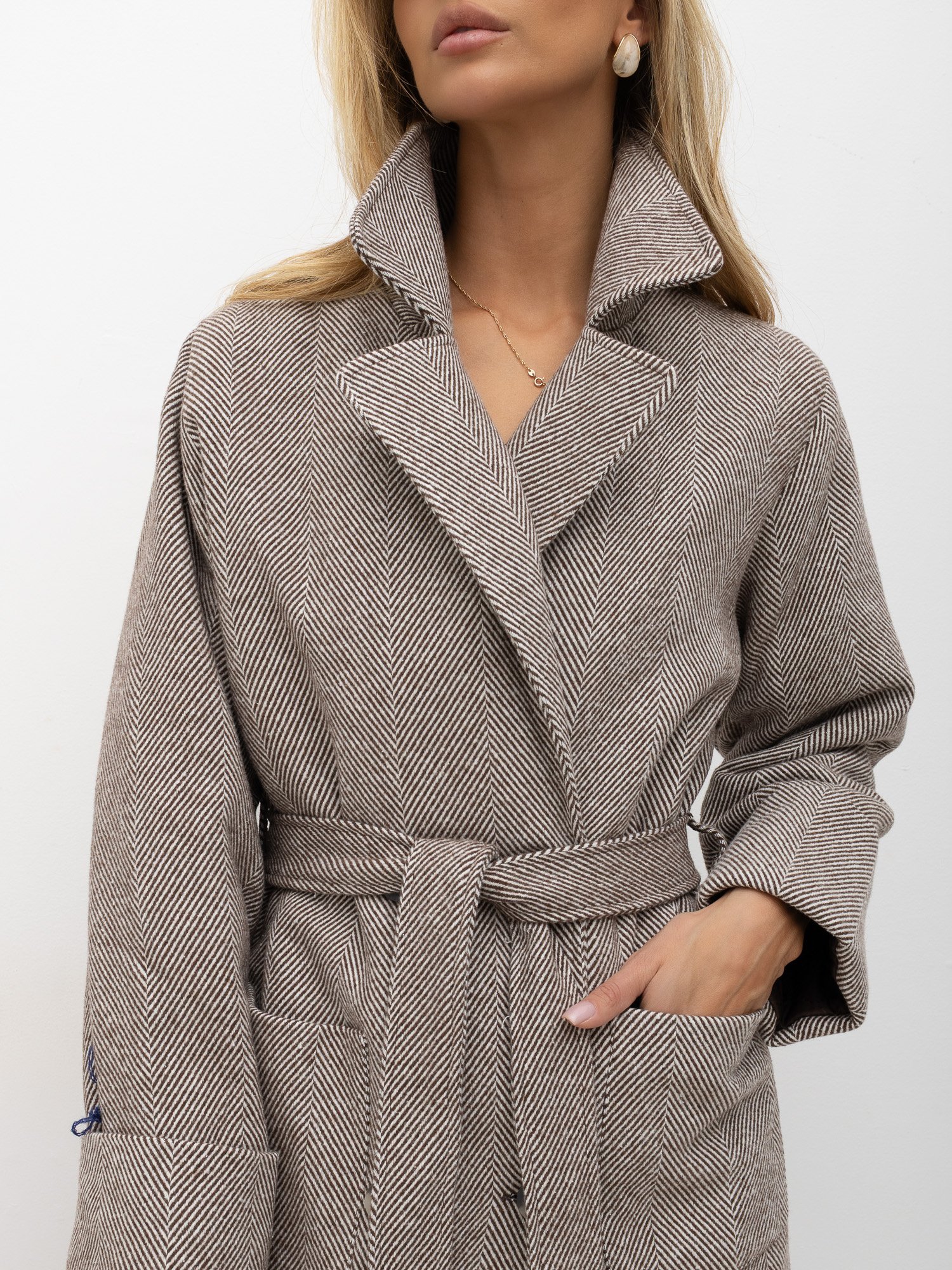 Women's brown and ecru oversized herringbone coat - Image 5