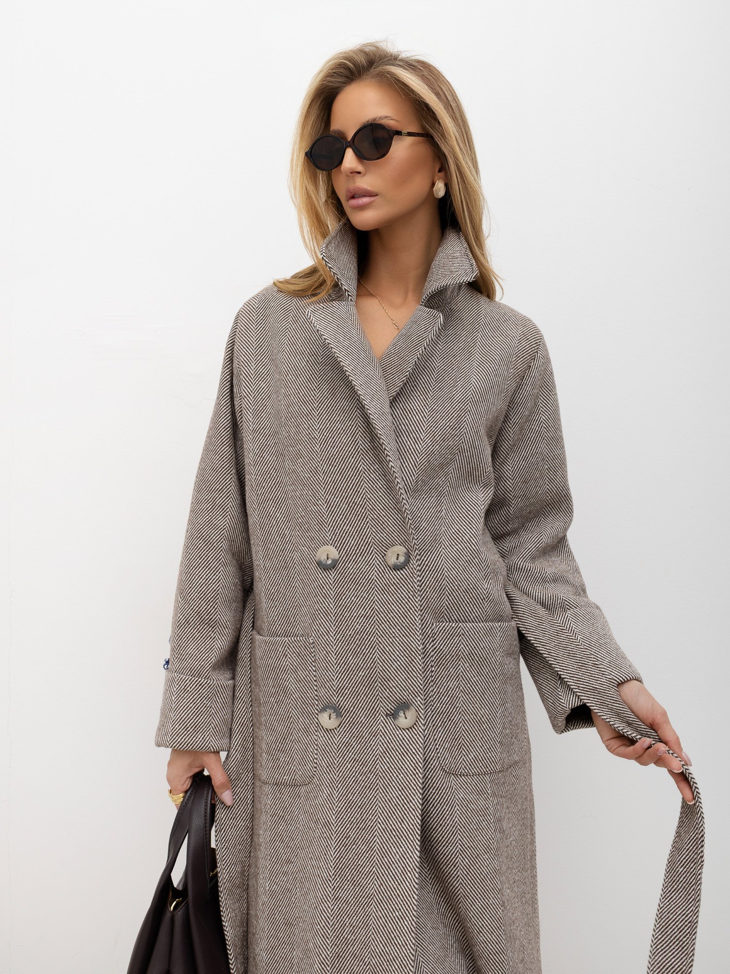 Women's brown and ecru oversized herringbone coat - Image 3