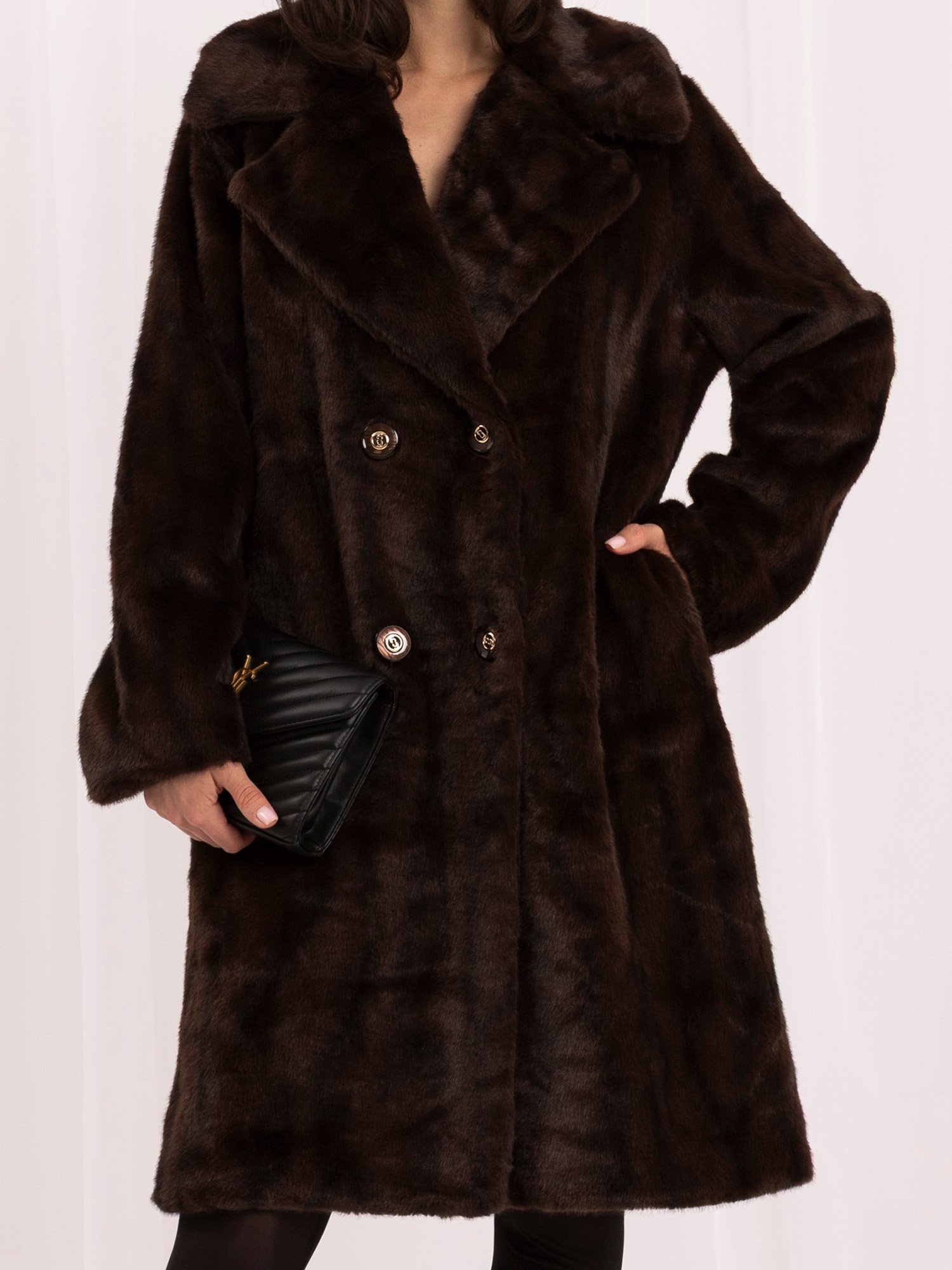 Brown fur coat with double-breasted fastening - Image 5