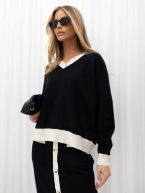 Alternative view of Black and beige elegant sweater set with buttons