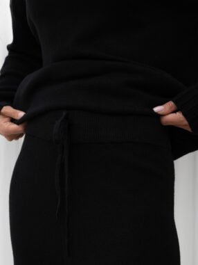 Alternative view of Black two-piece knitted tracksuit