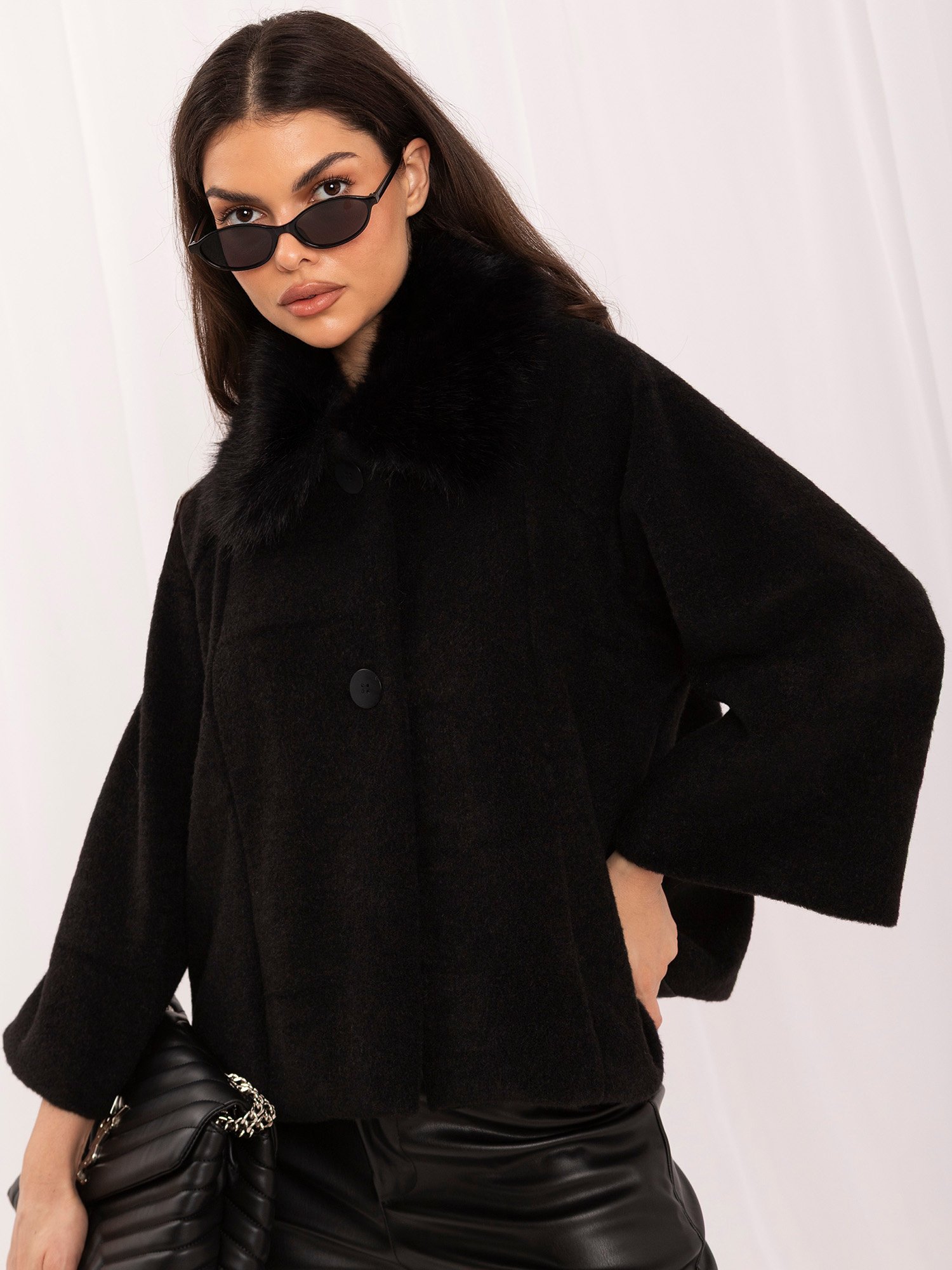 Black trapeze coat with button closure - Image 5