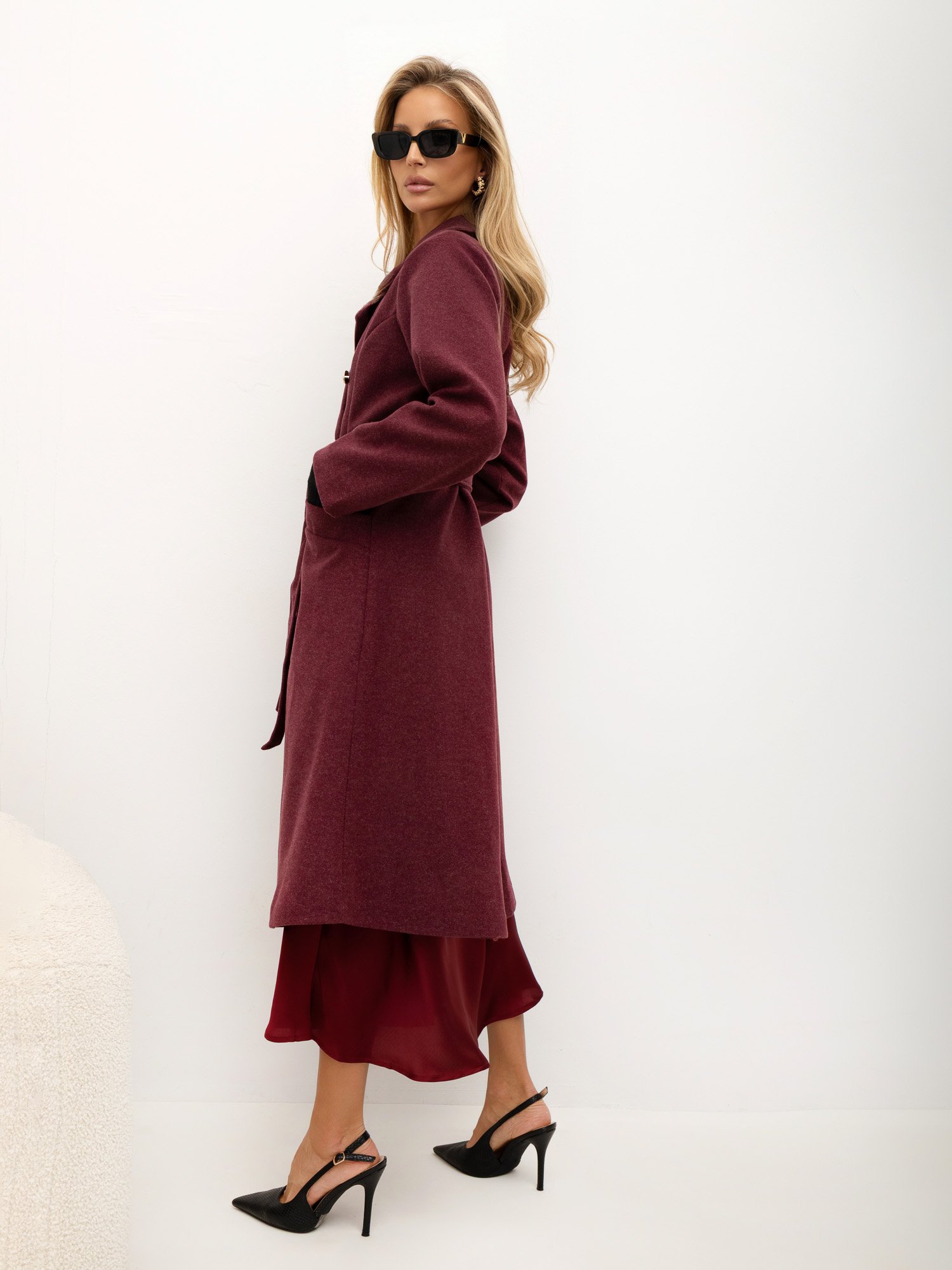 Elegant burgundy coat with a tie belt - Image 2