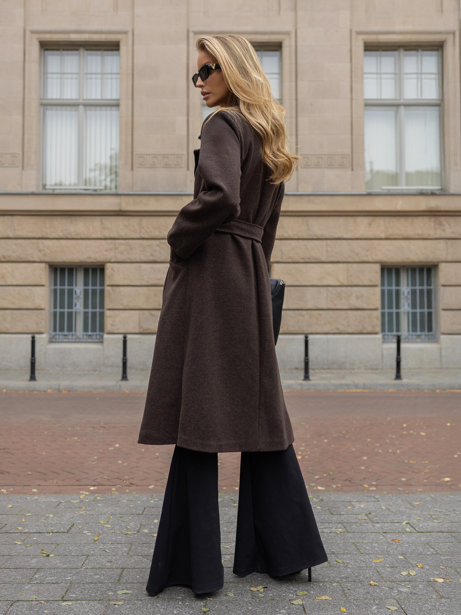 Elegant brown coat with a tie belt - Image 3